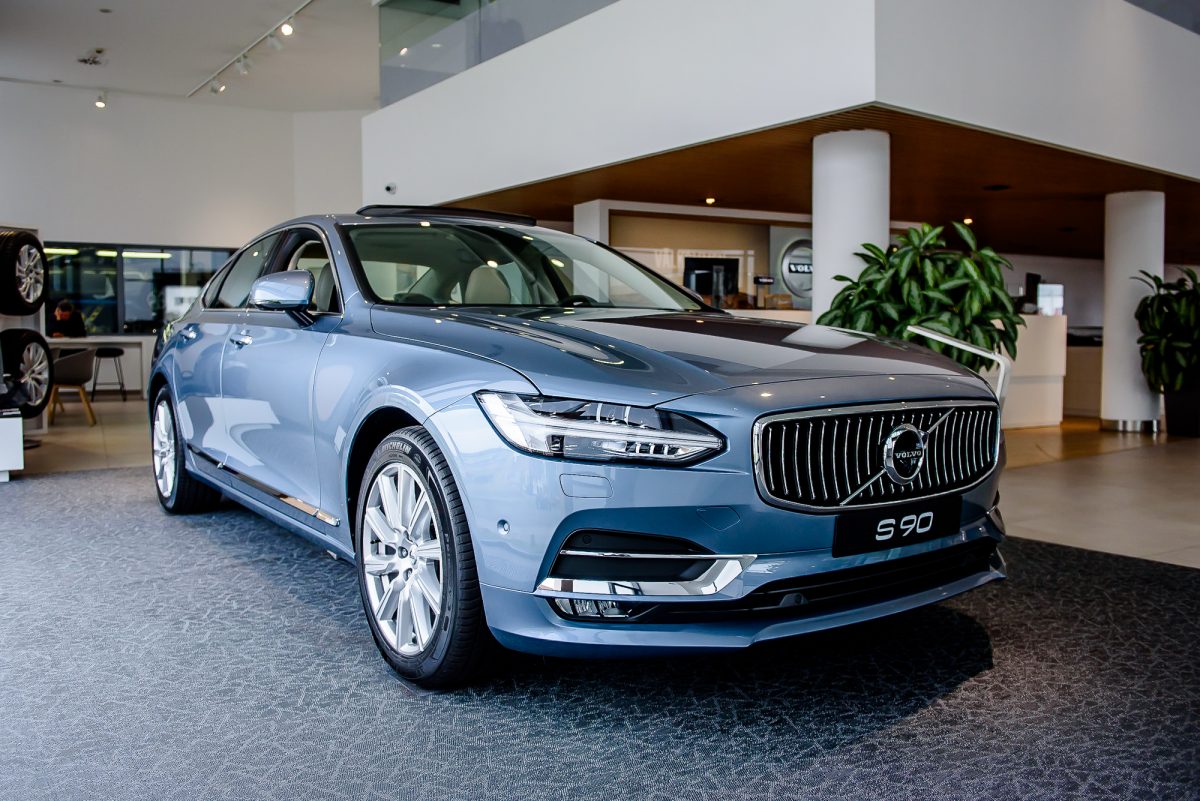 VOLVO