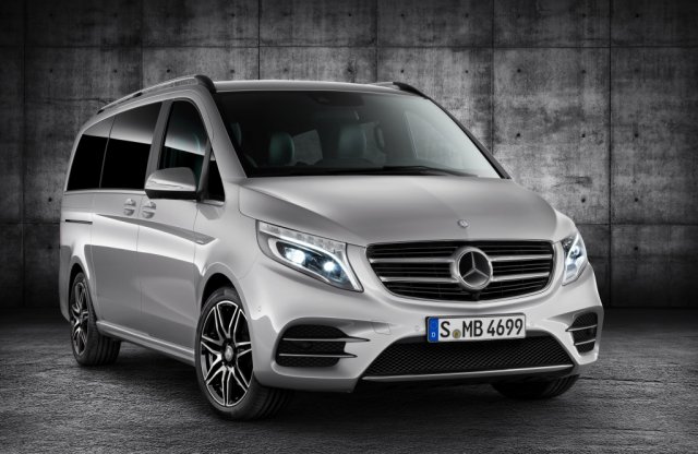 Ingyen autót ad a Mercedes a hamburgi károsultaknak