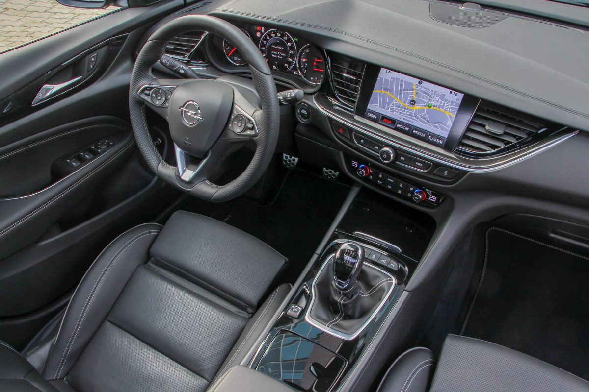 OPEL INSIGNIA