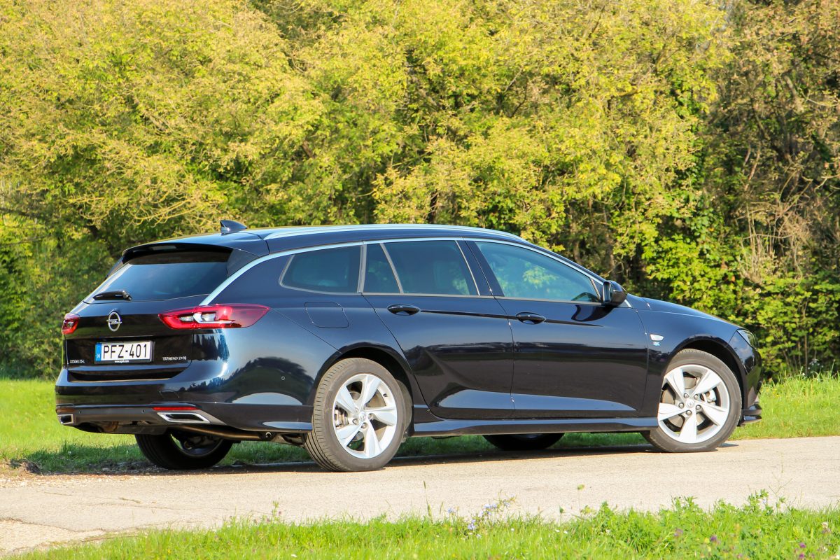 OPEL INSIGNIA