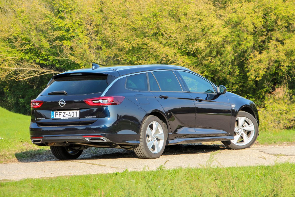 OPEL INSIGNIA