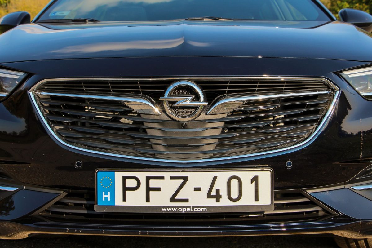 OPEL INSIGNIA