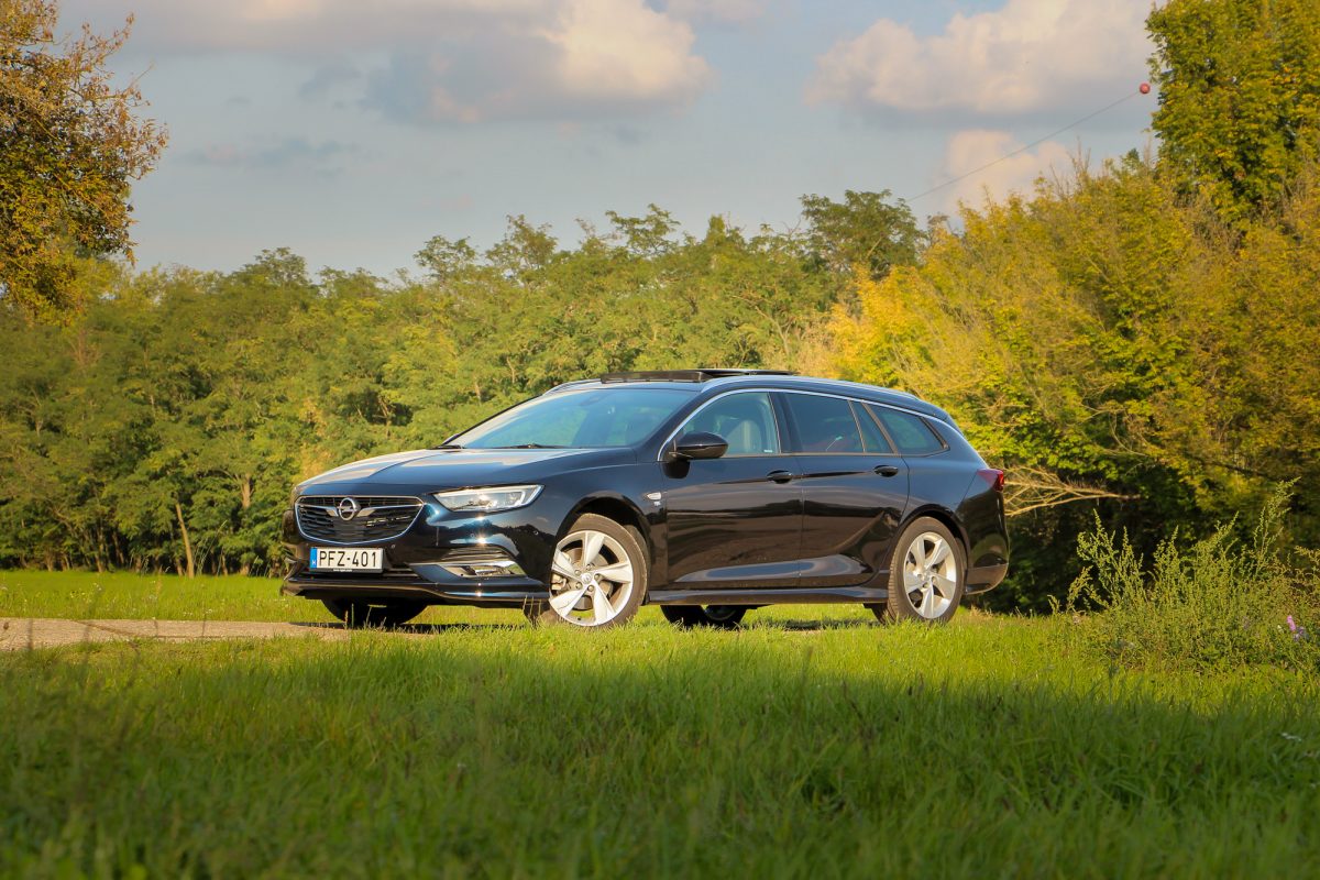 OPEL INSIGNIA