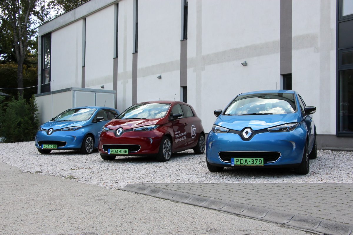 RENAULT