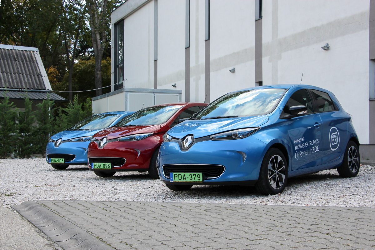 RENAULT