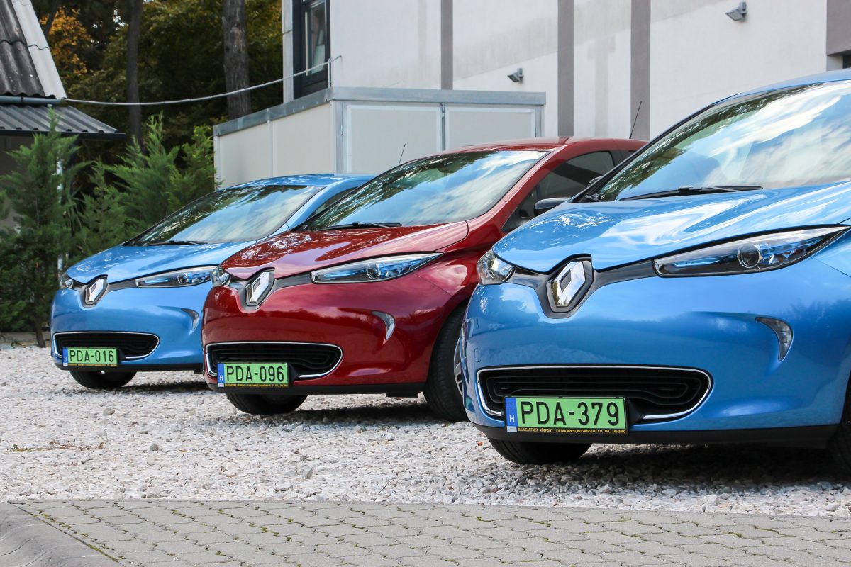 RENAULT