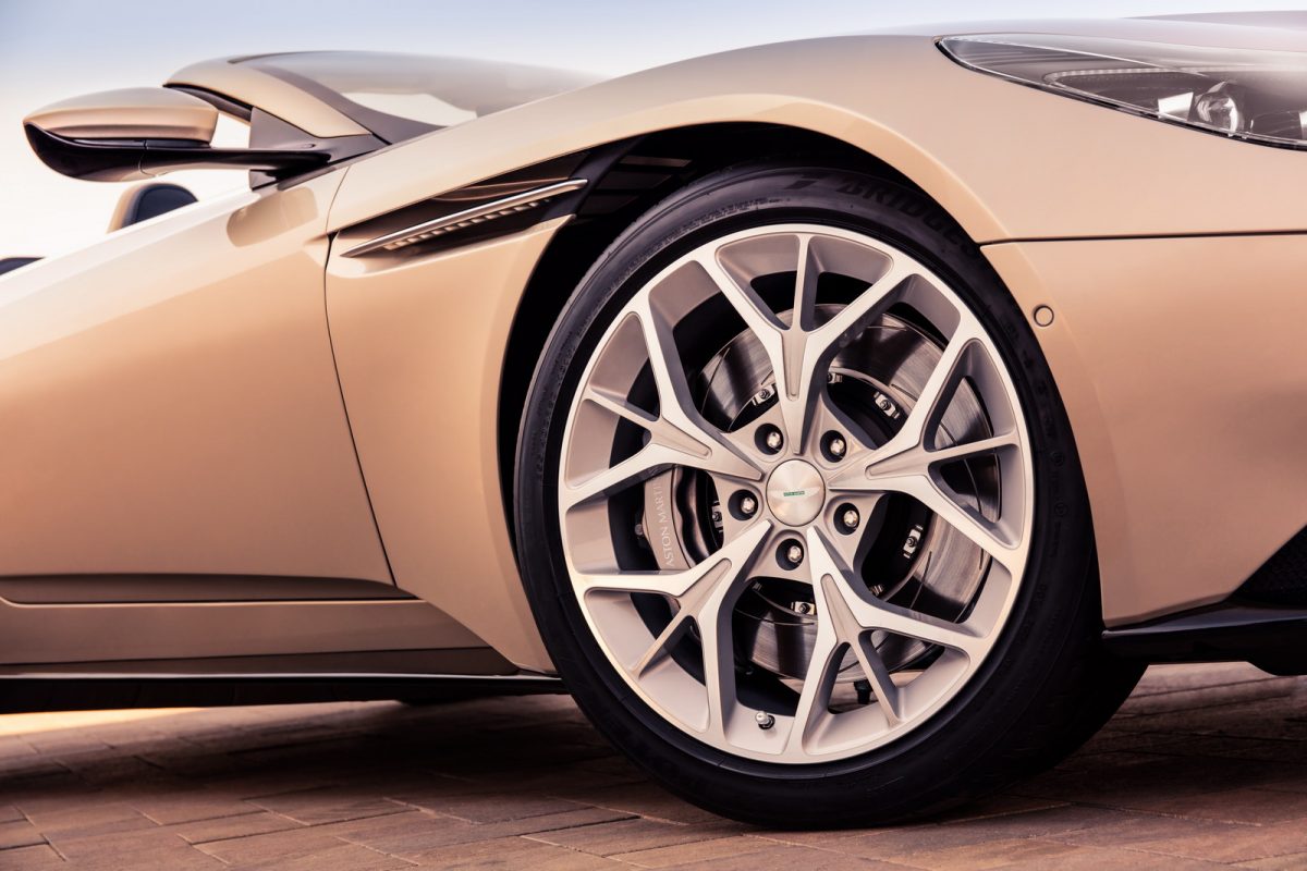 ASTON MARTIN VOLANTE