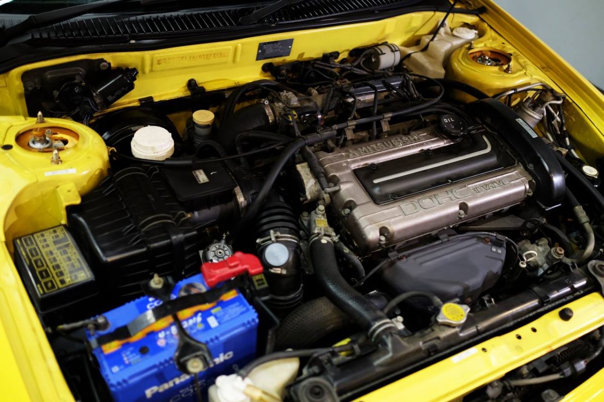 MITSUBISHI LANCER