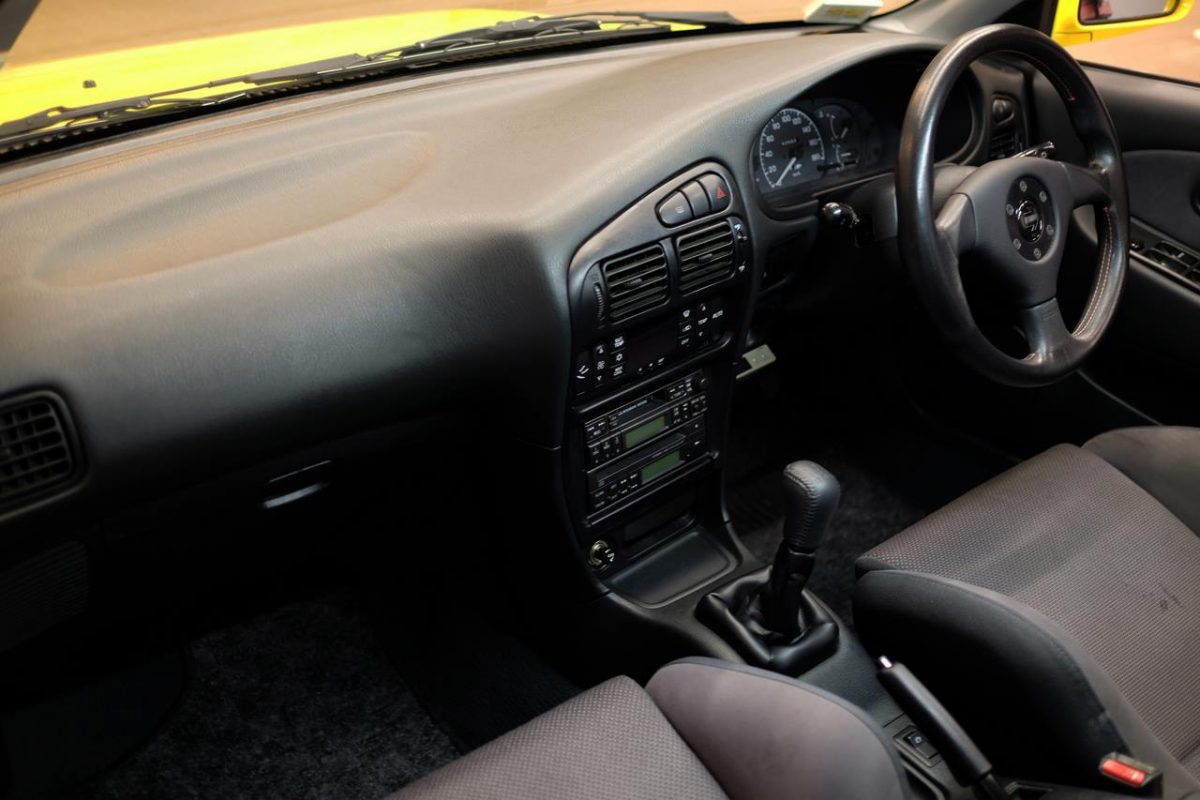 MITSUBISHI LANCER