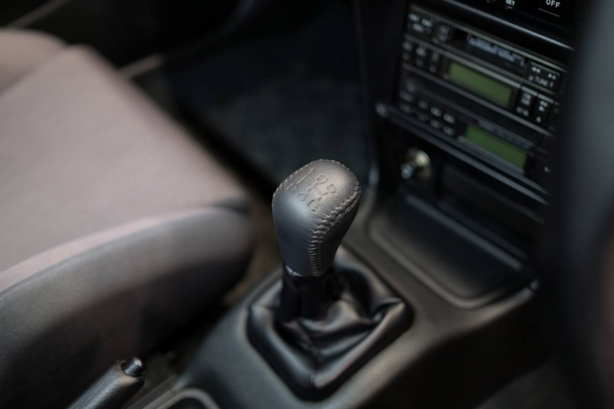 MITSUBISHI LANCER