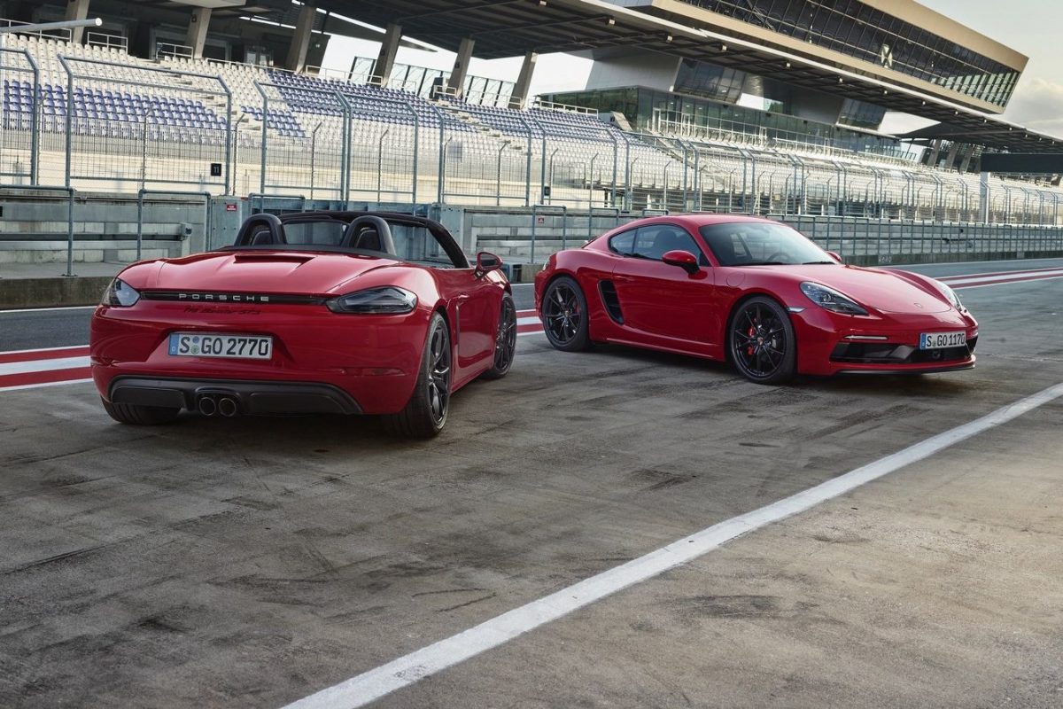 PORSCHE 718