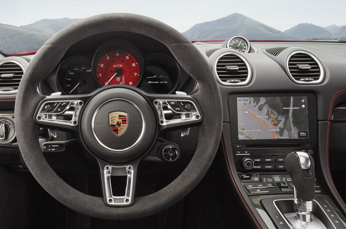 PORSCHE 718