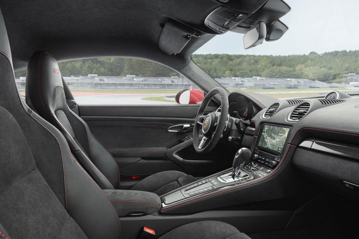 PORSCHE 718