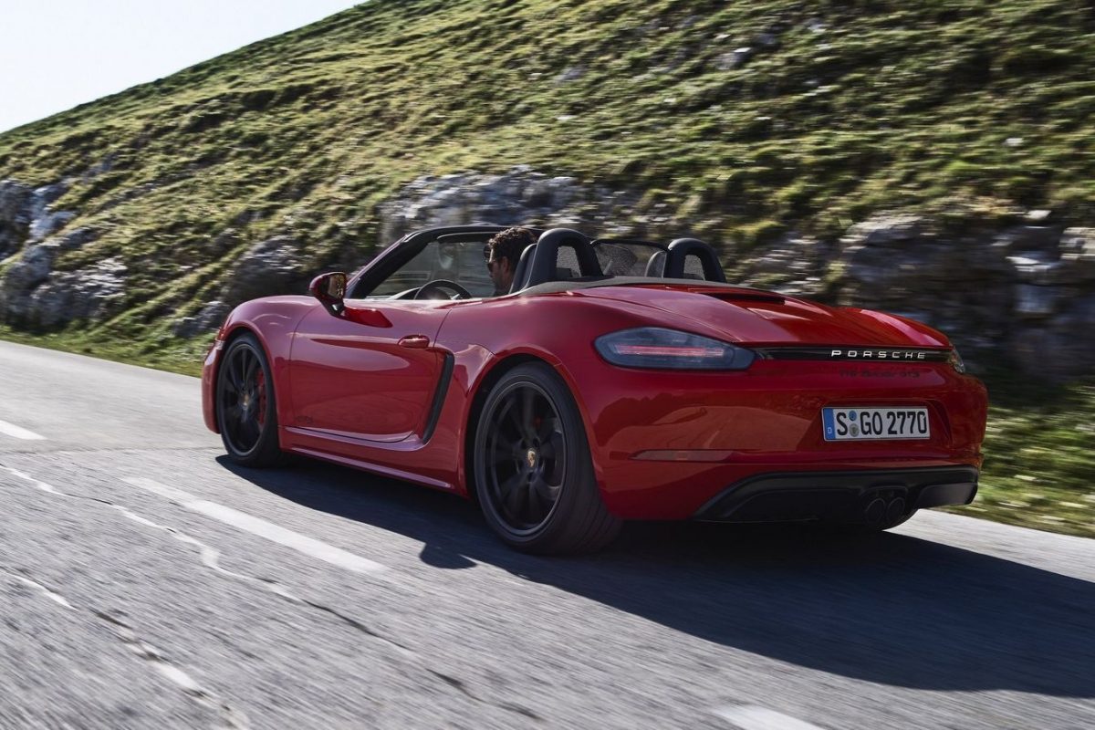 PORSCHE 718