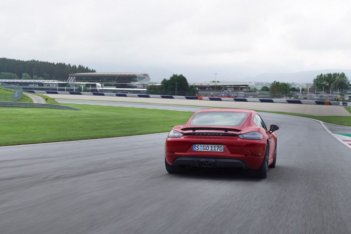 PORSCHE 718