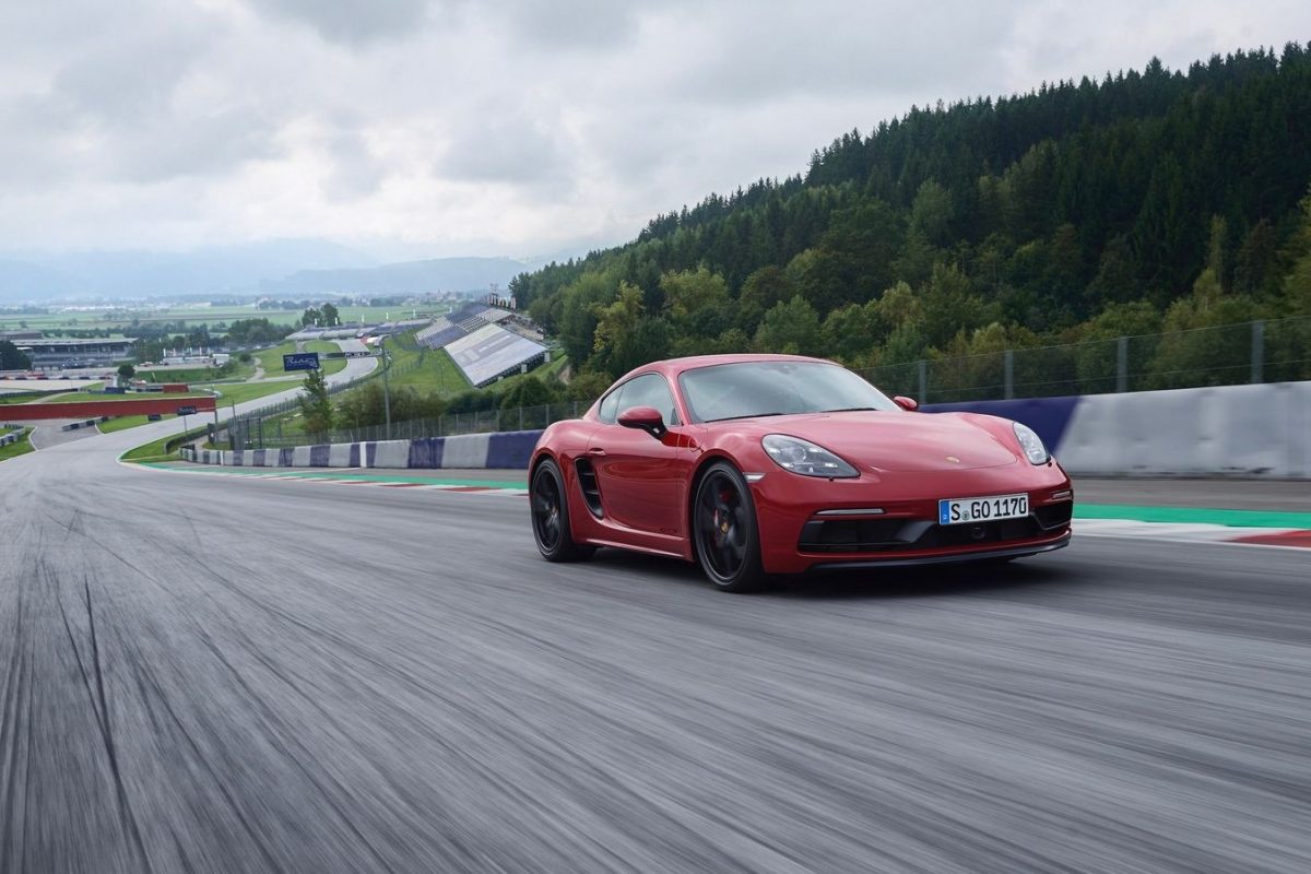 PORSCHE 718