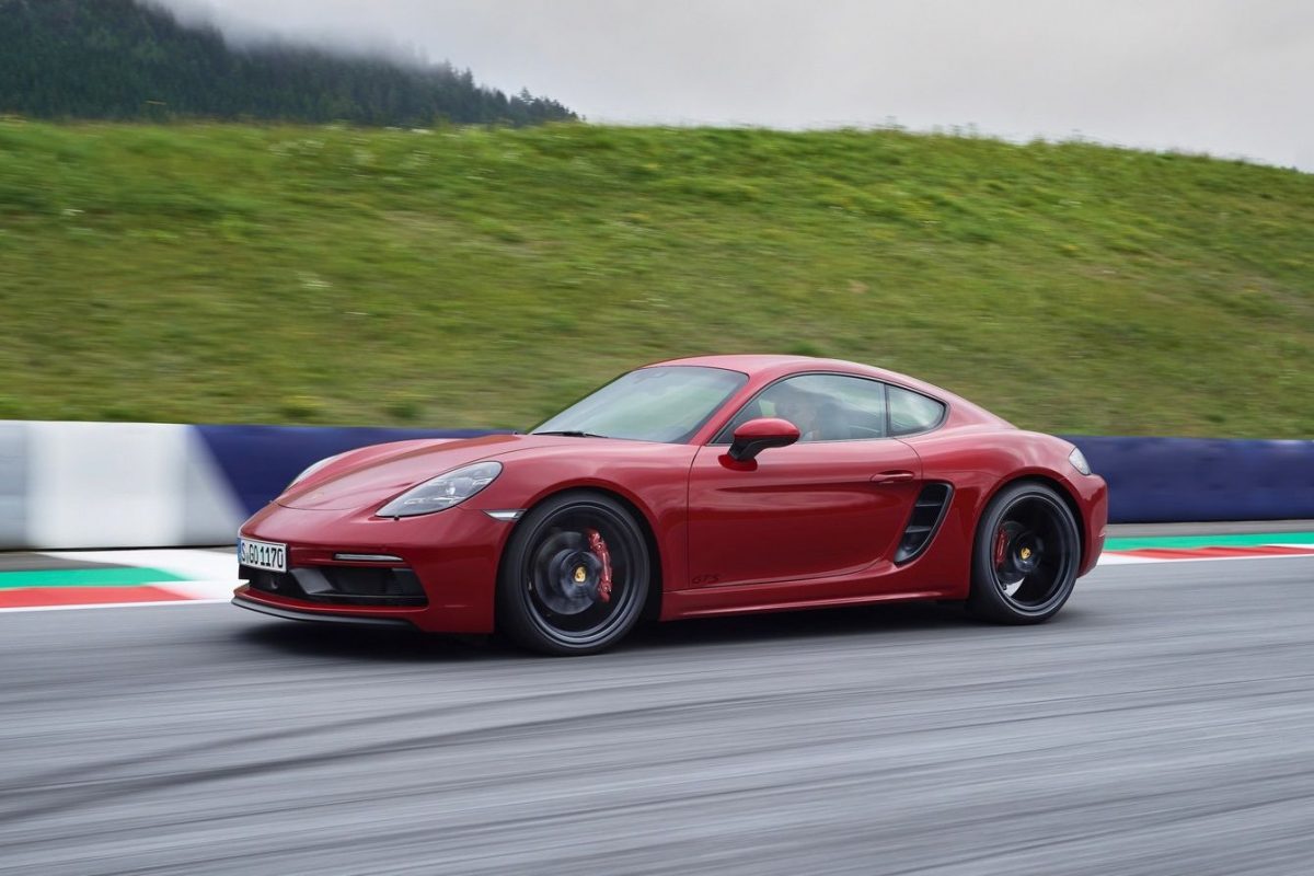 PORSCHE 718