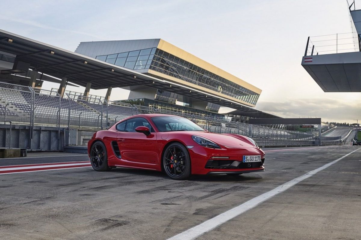 PORSCHE 718