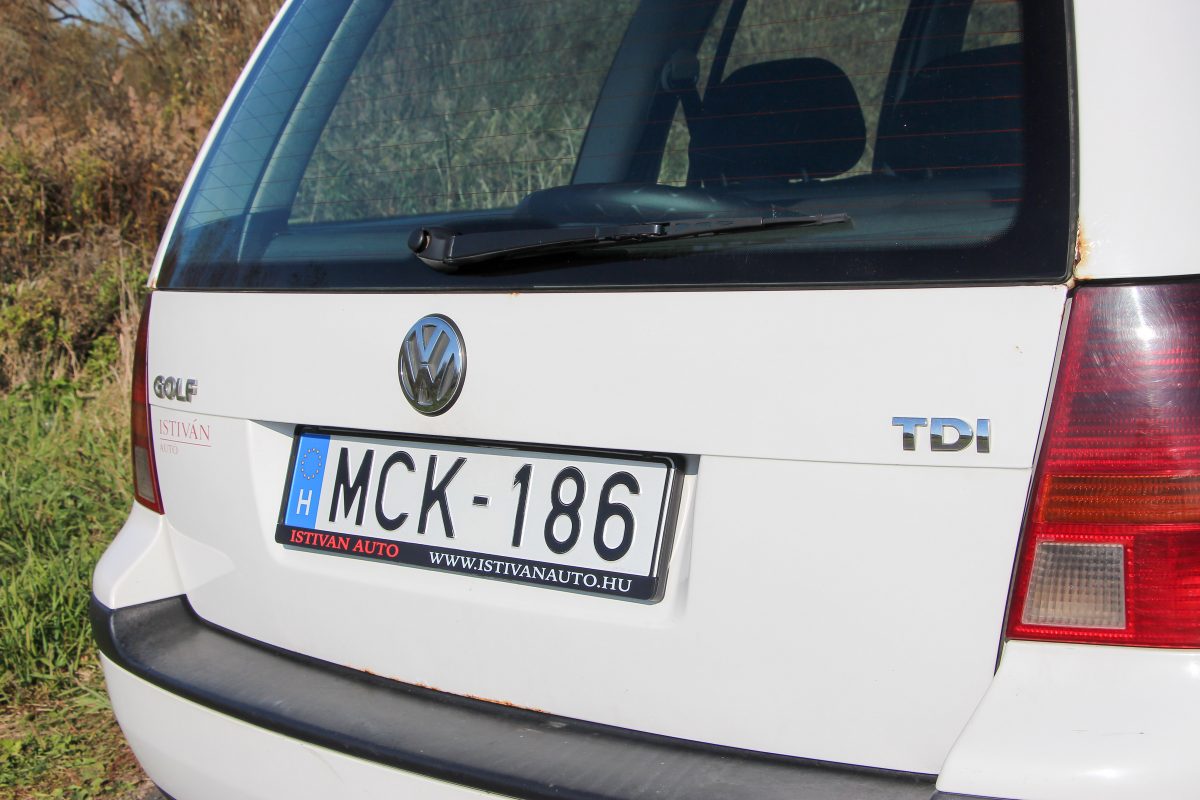 VOLKSWAGEN GOLF