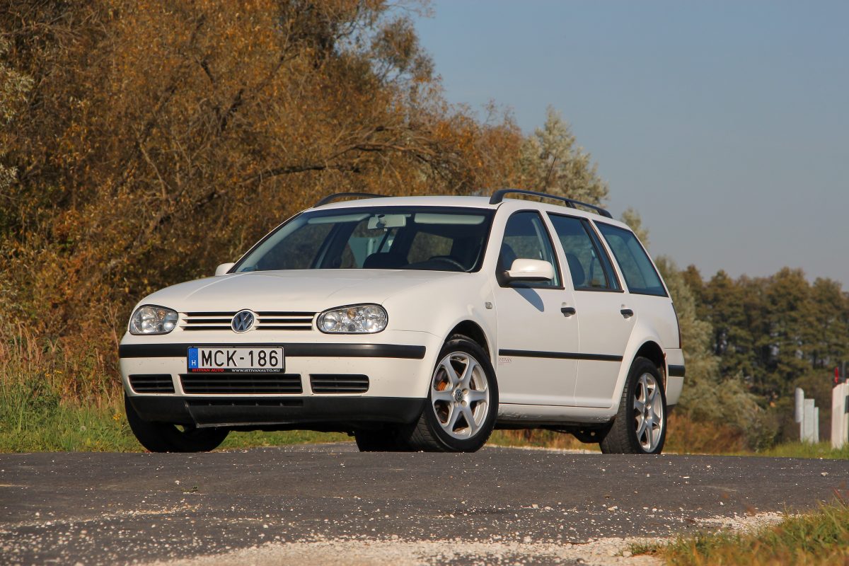 VOLKSWAGEN GOLF