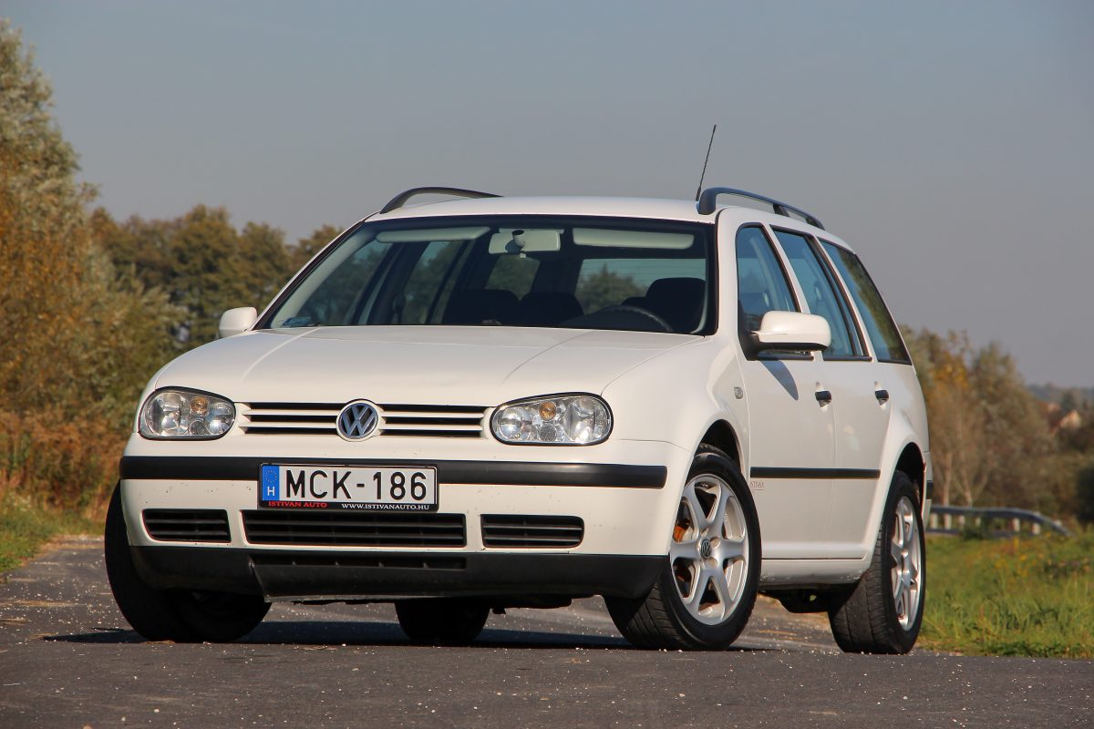 VOLKSWAGEN GOLF