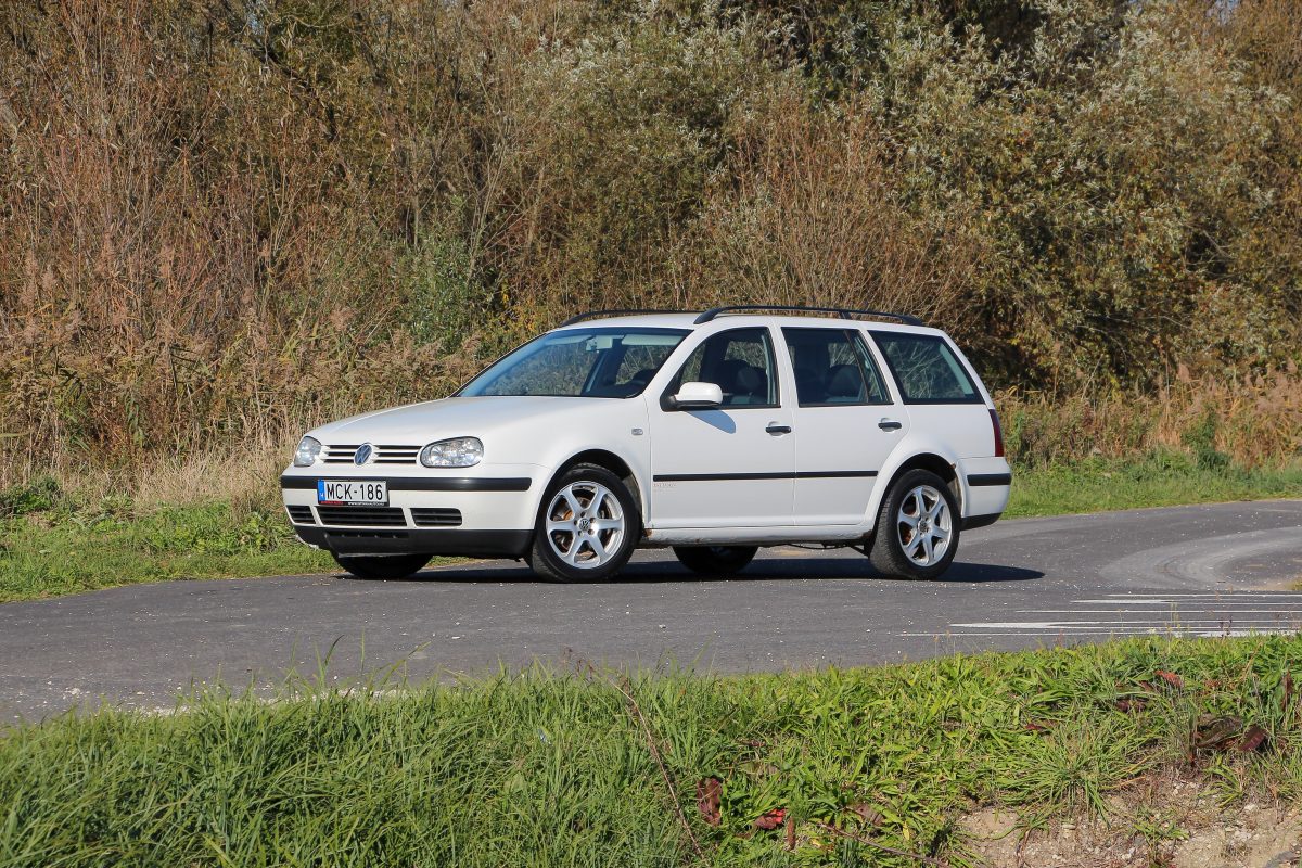 VOLKSWAGEN GOLF