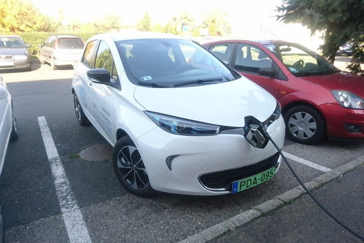 RENAULT