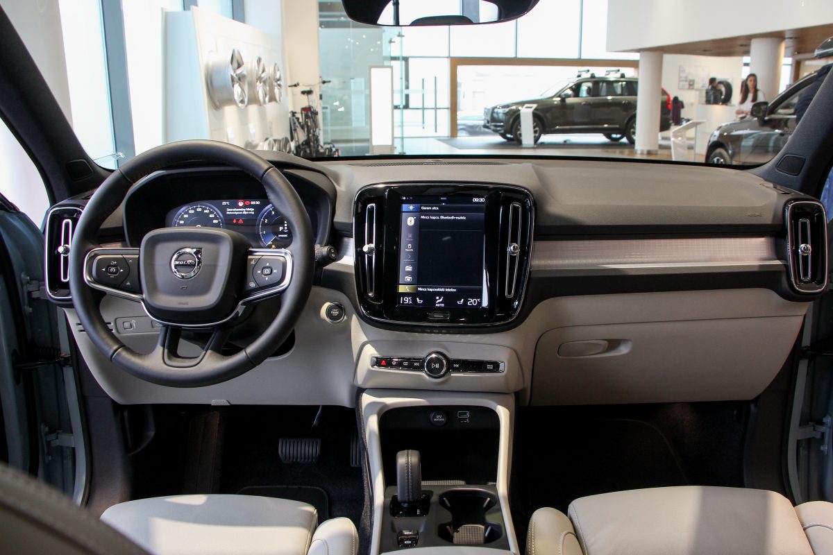 VOLVO