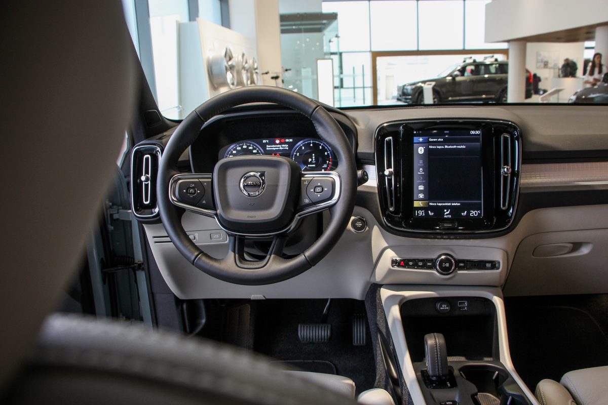 VOLVO