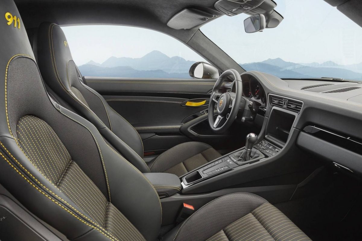 PORSCHE 911