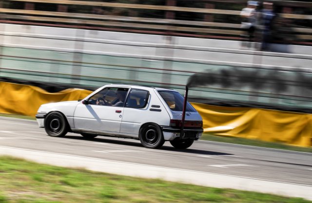 Dízel bosozoku Peugeot itthonról
