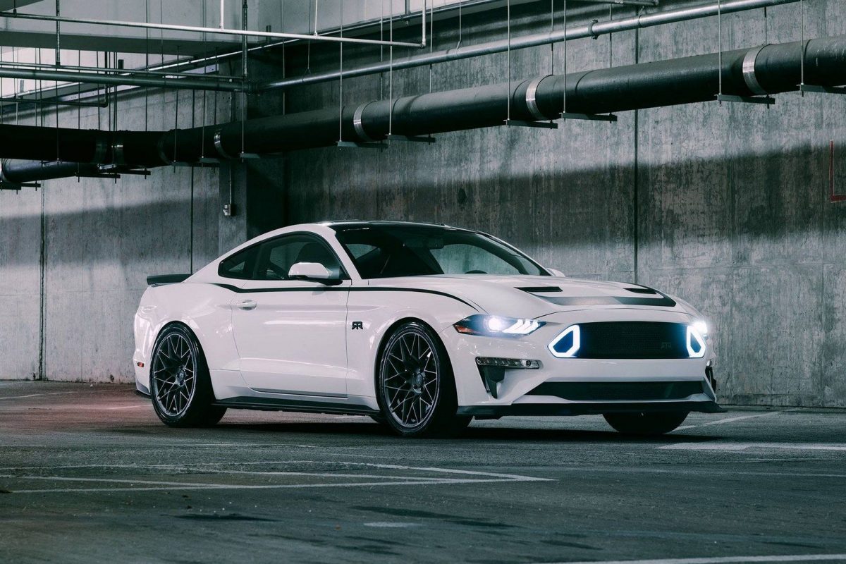 FORD MUSTANG