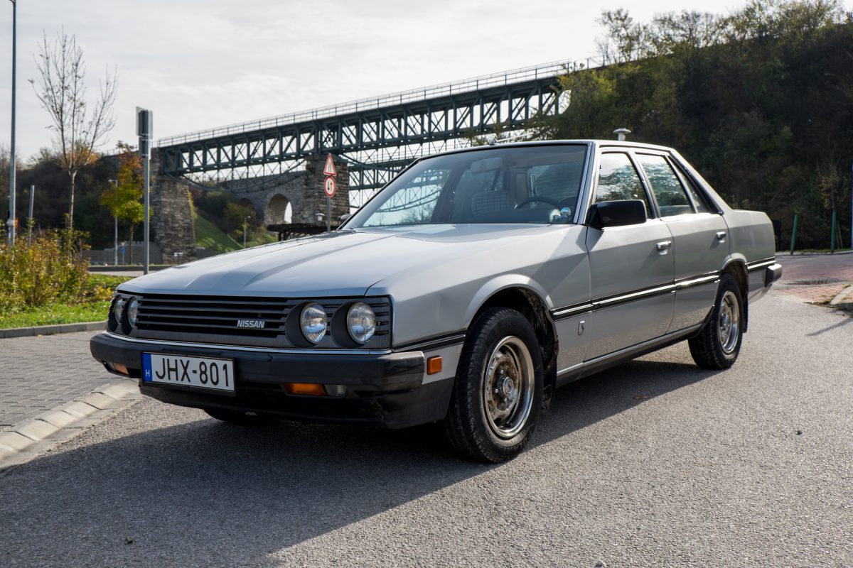 NISSAN SKYLINE