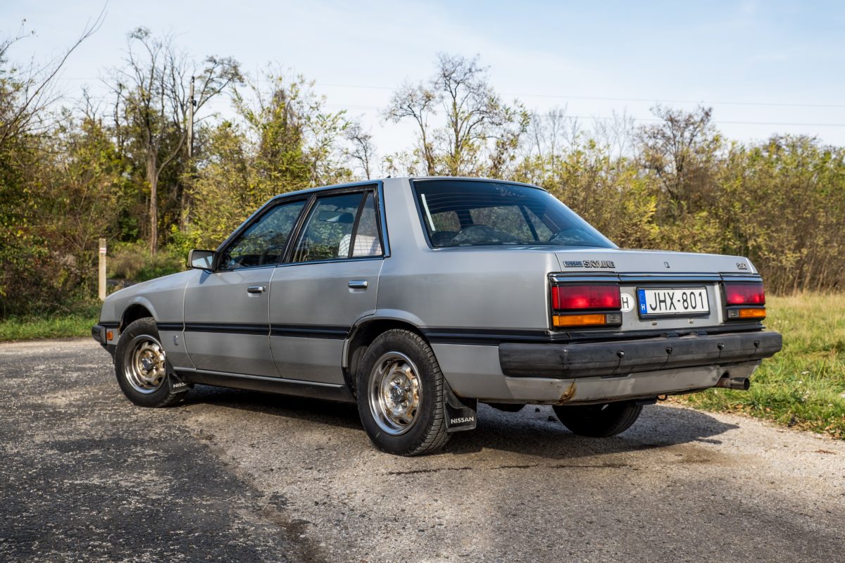 NISSAN SKYLINE