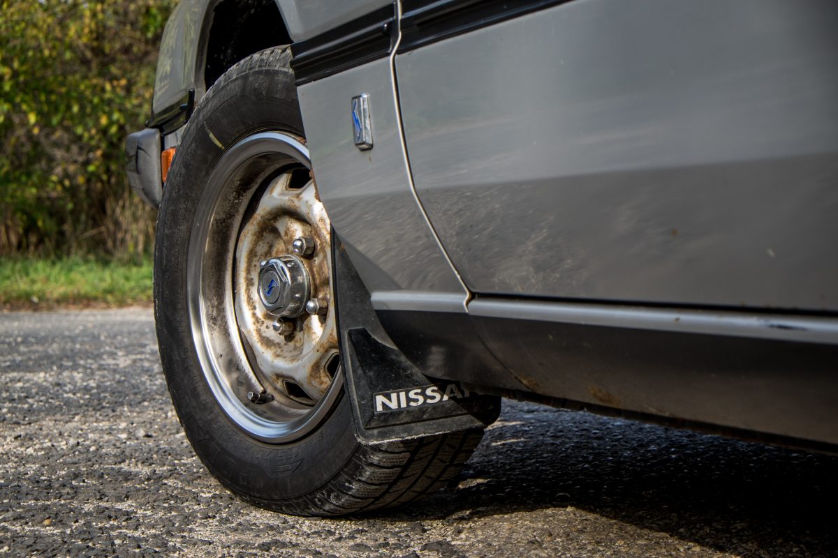 NISSAN SKYLINE
