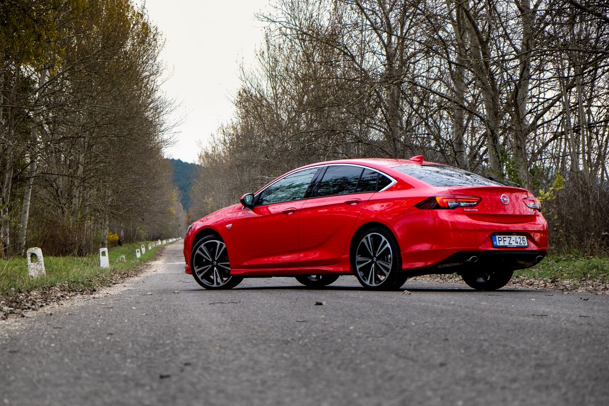 OPEL INSIGNIA