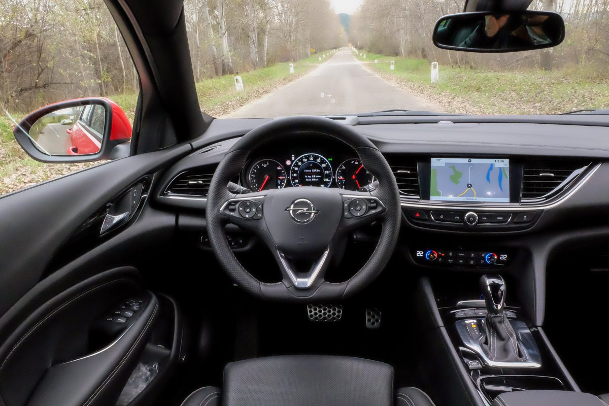 OPEL INSIGNIA