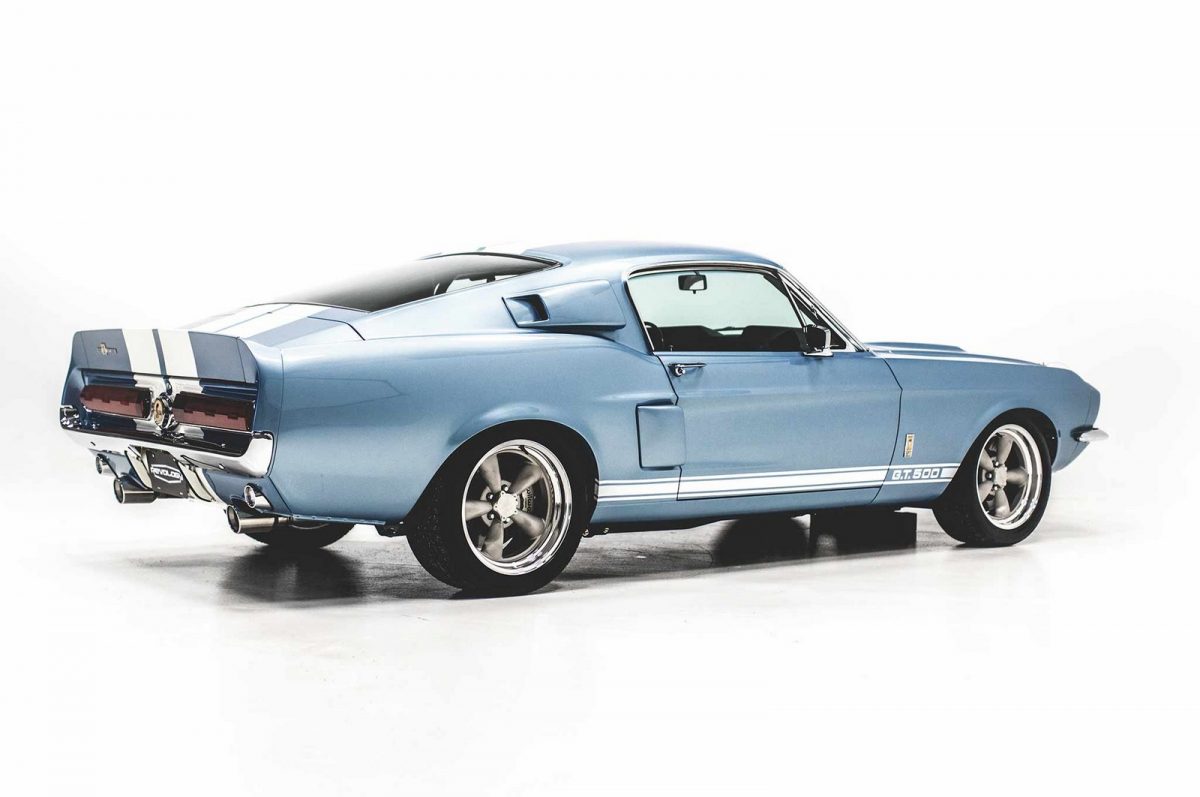 FORD MUSTANG