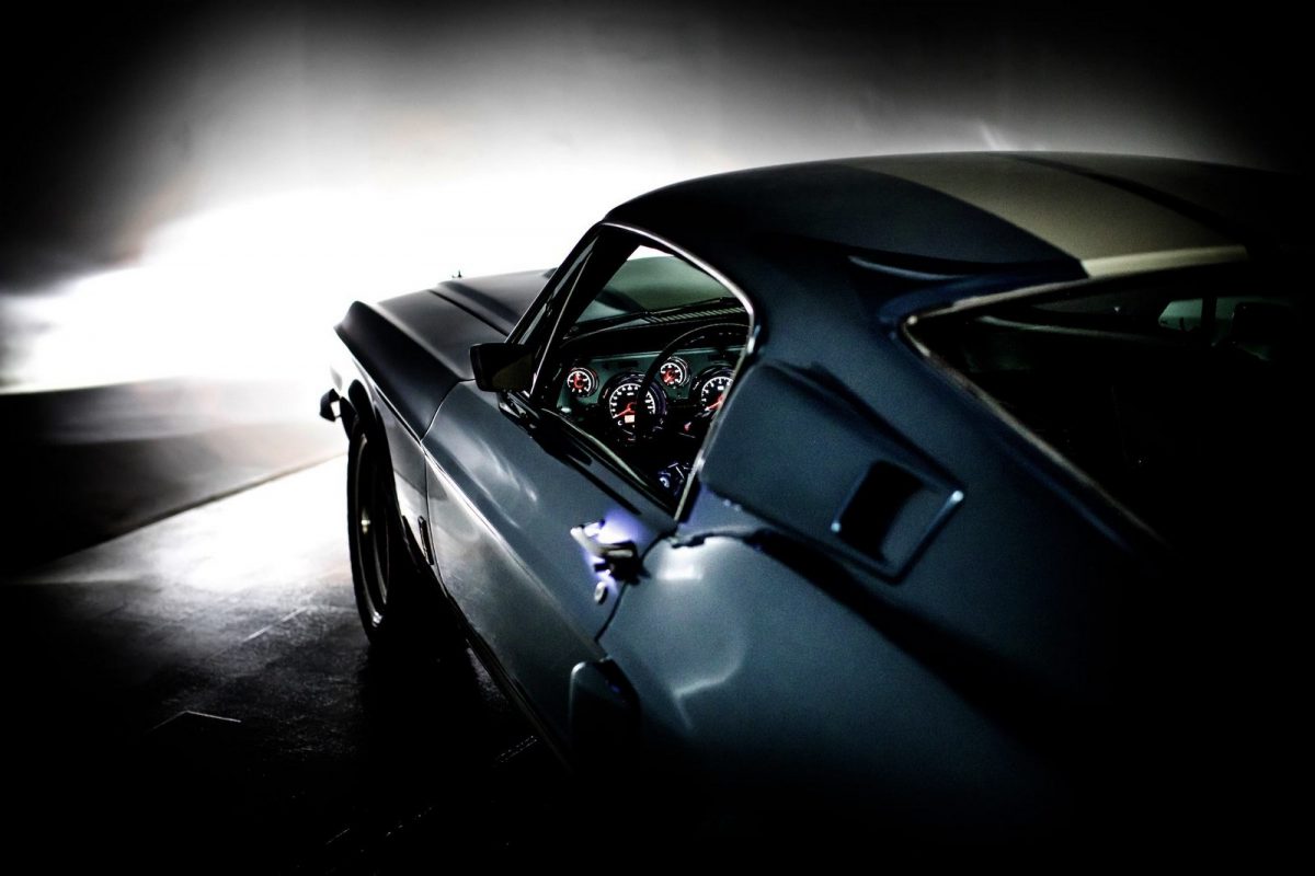 FORD MUSTANG