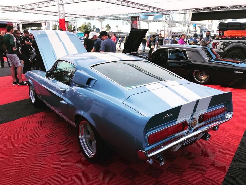 FORD MUSTANG