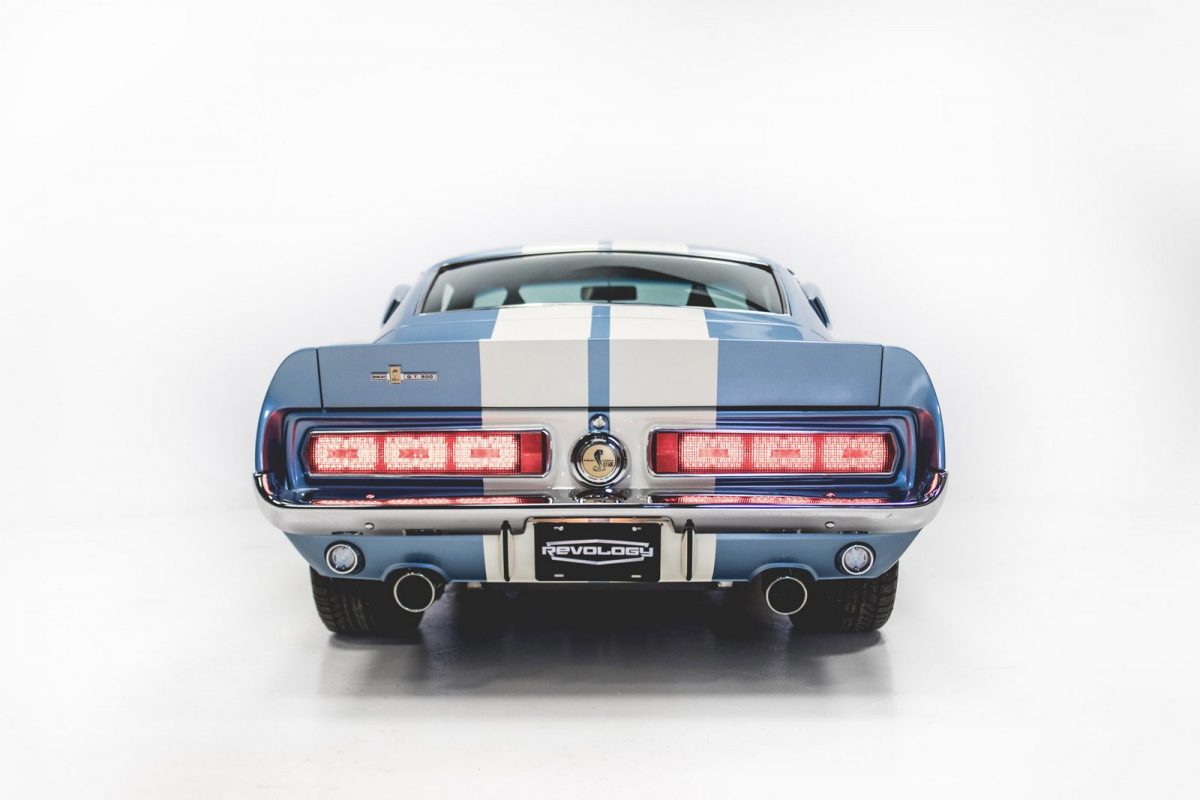 FORD MUSTANG