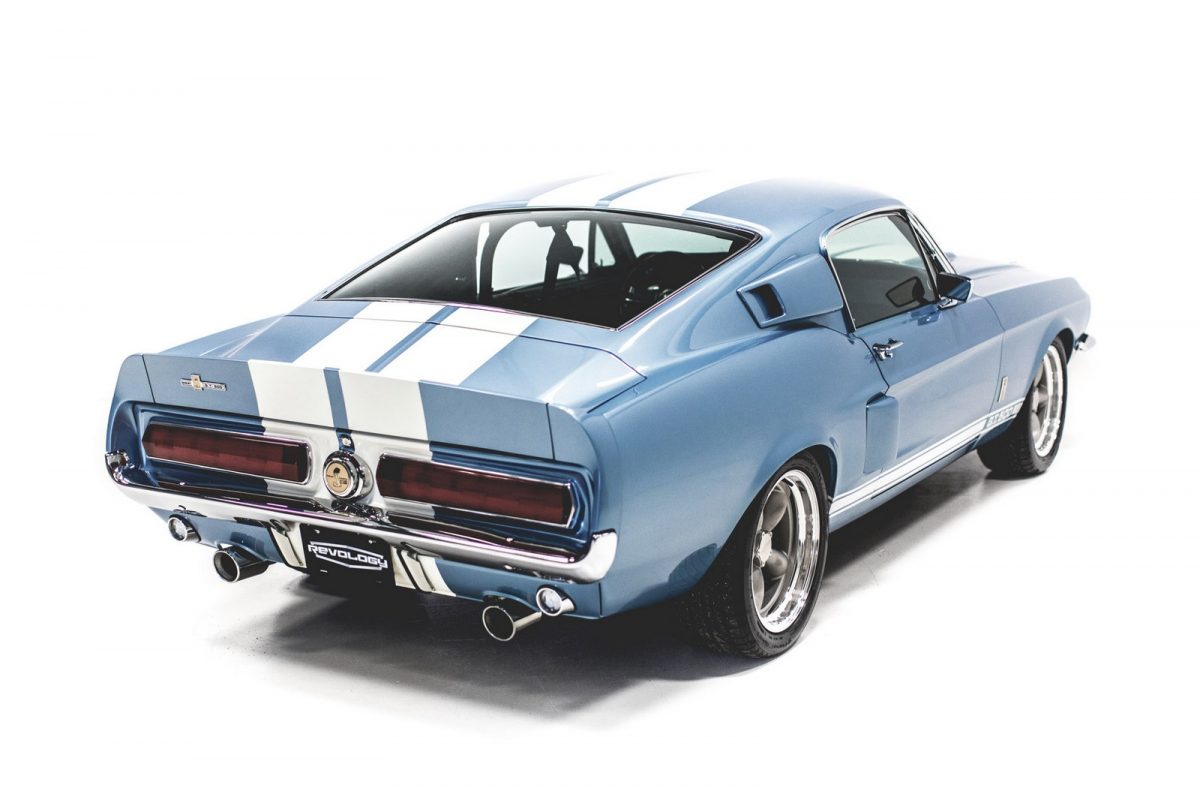 FORD MUSTANG