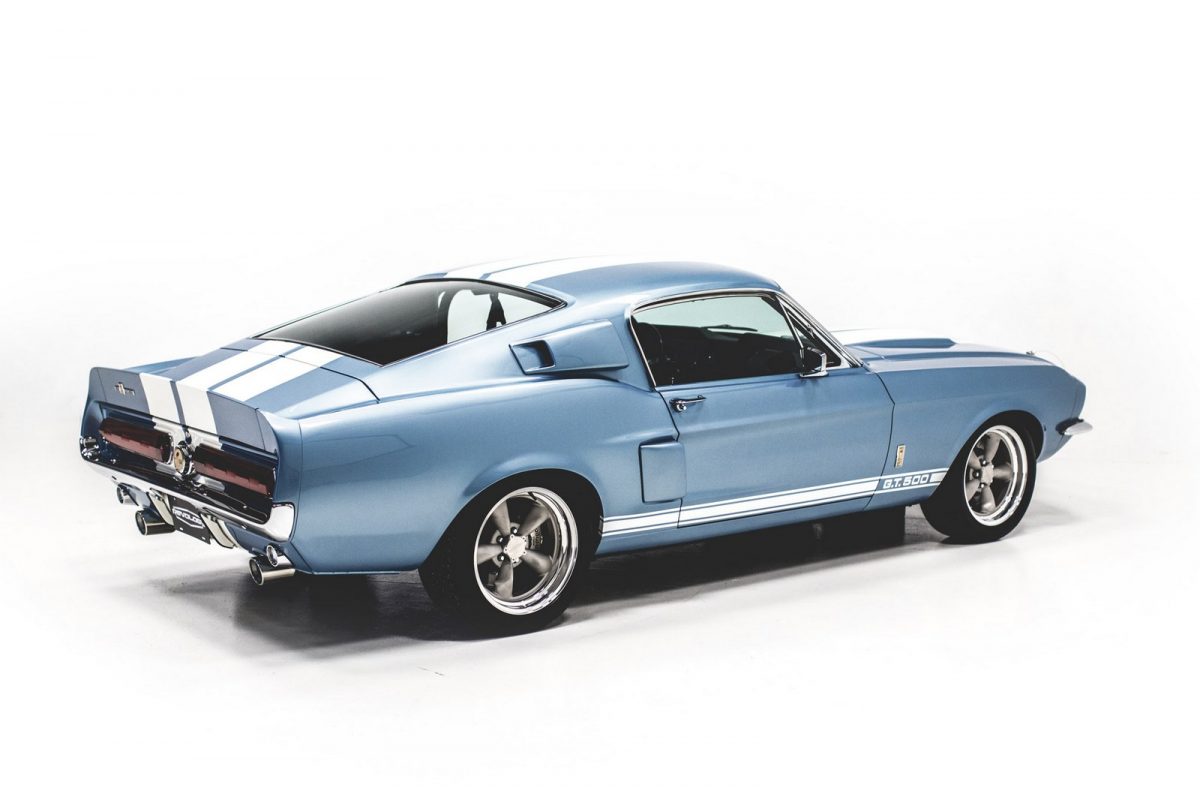 FORD MUSTANG