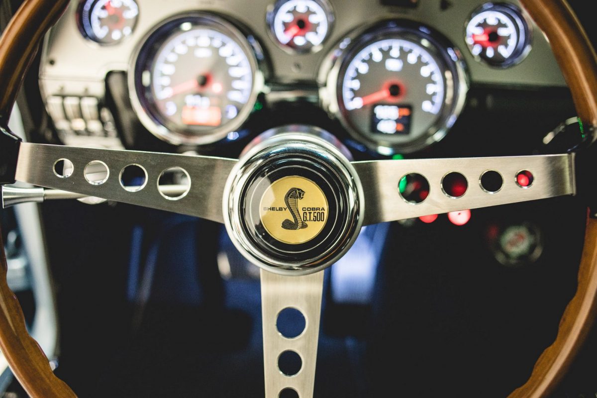 FORD MUSTANG