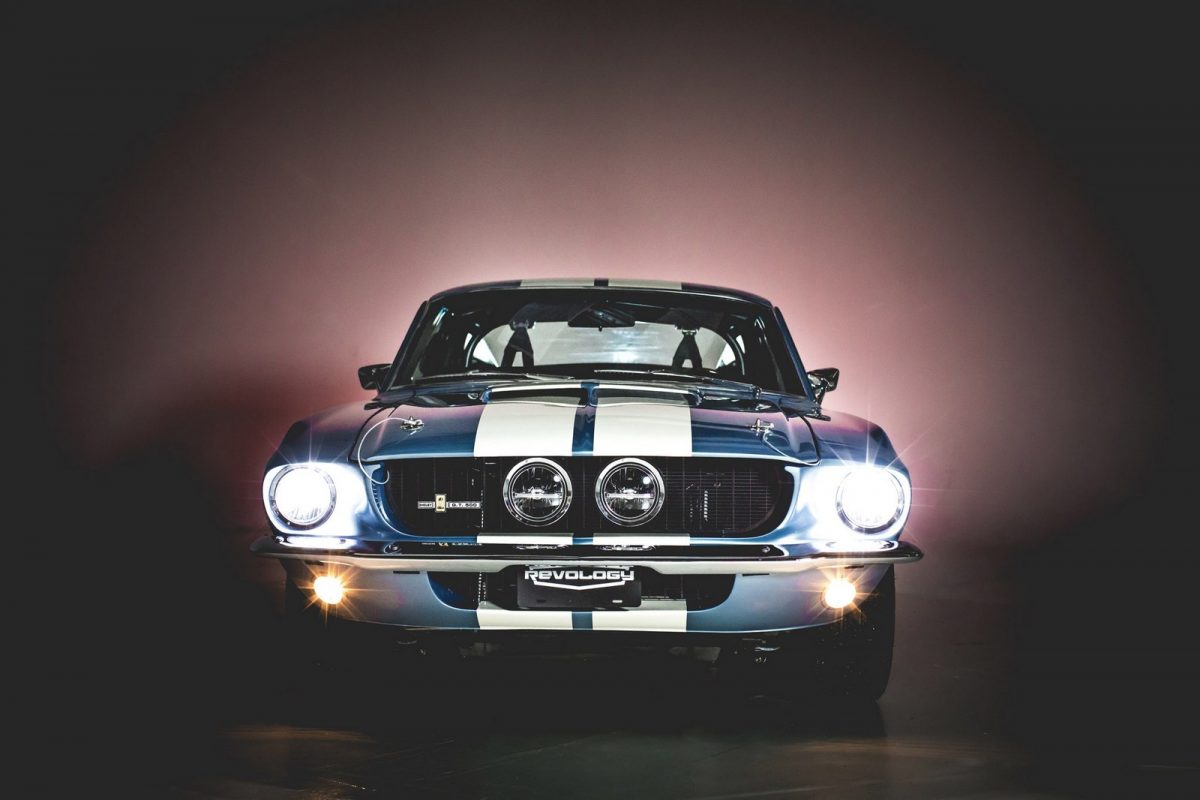 FORD MUSTANG