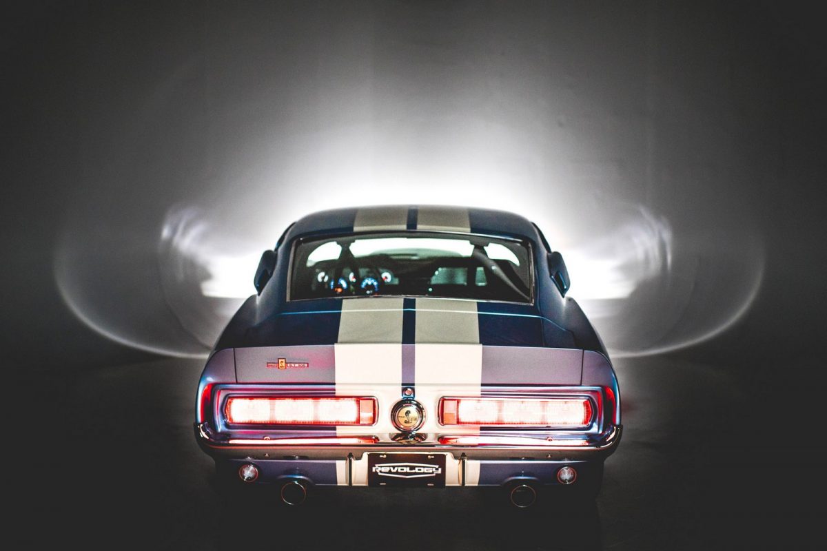 FORD MUSTANG