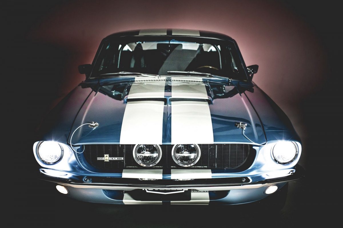 FORD MUSTANG