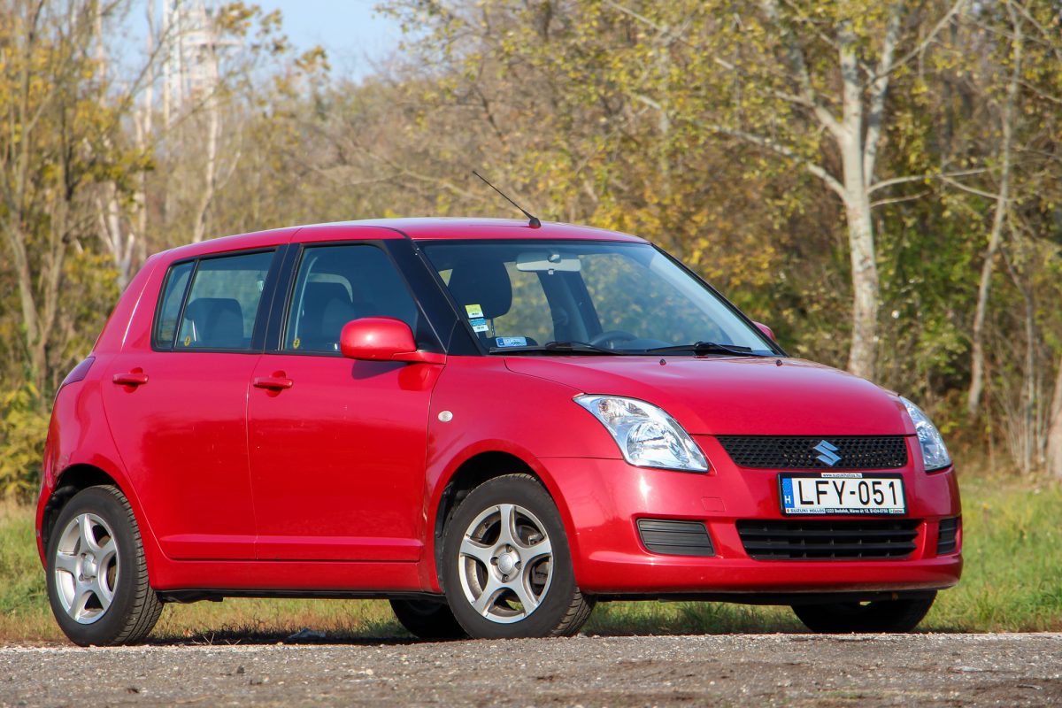 SUZUKI SWIFT