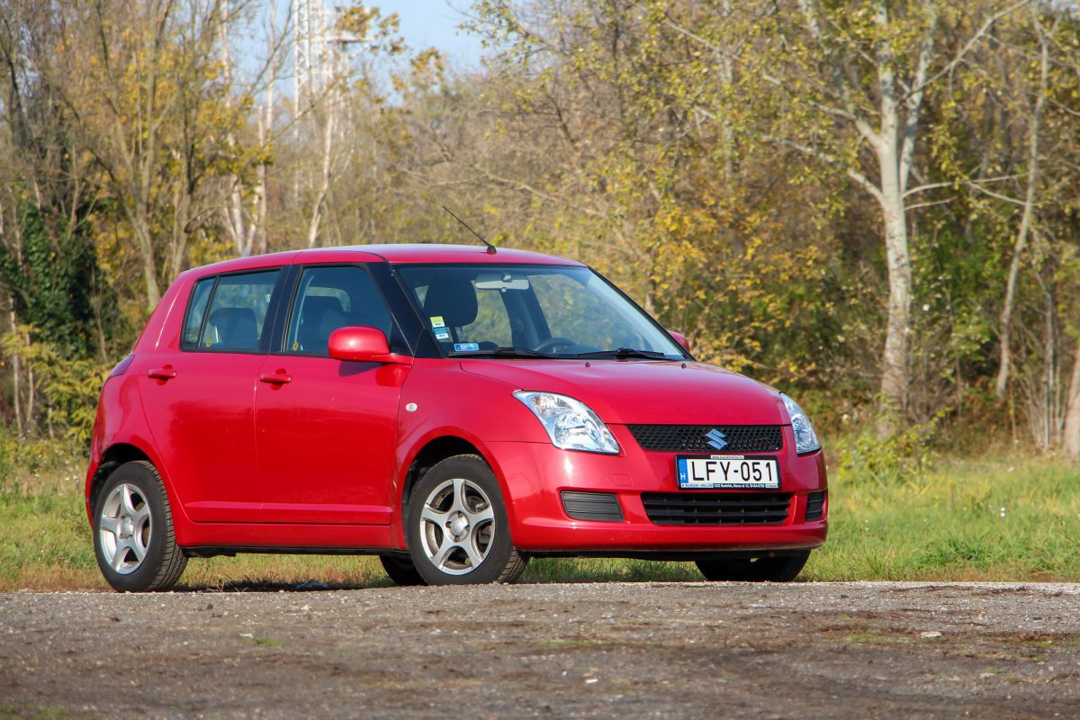 SUZUKI SWIFT