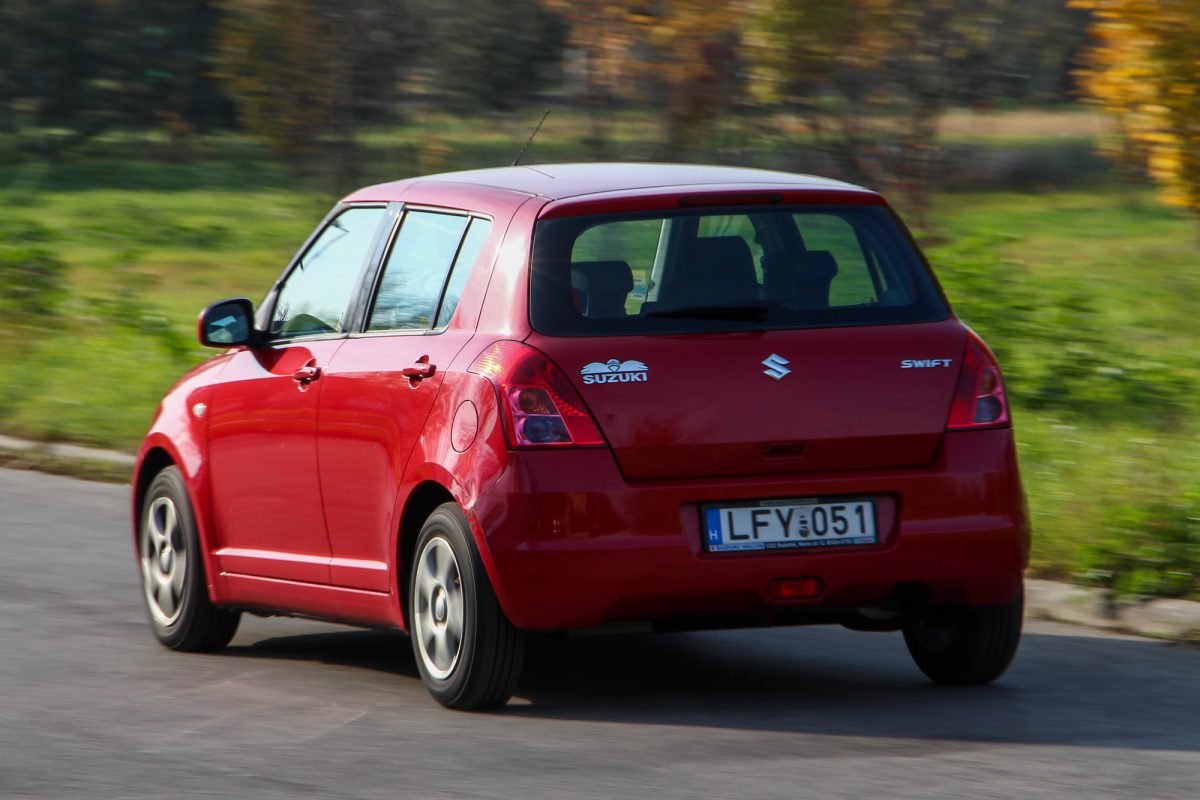 SUZUKI SWIFT